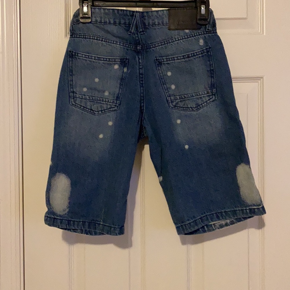Shorts - Picture 2 of 4